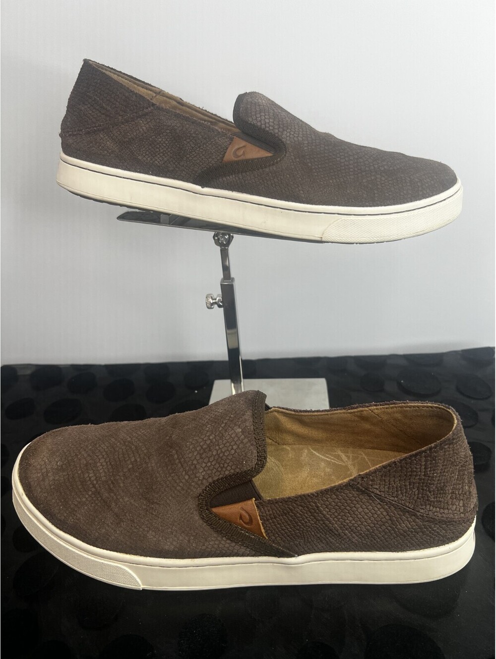 OluKai Pehuea Leather Slip On Shoes Women’s 9.5 Brown Textured 20329-JH48